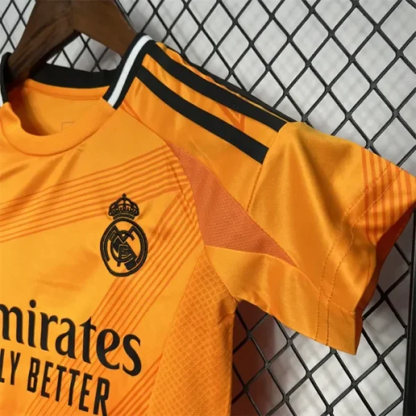 Kids Real Madrid Away Kit 24/25 Football Jersey - Image 3