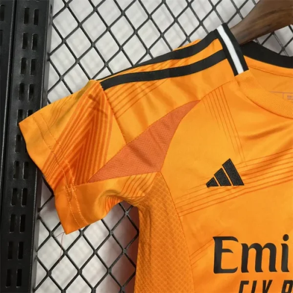Kids Real Madrid Away Kit 24/25 Football Jersey - Image 2